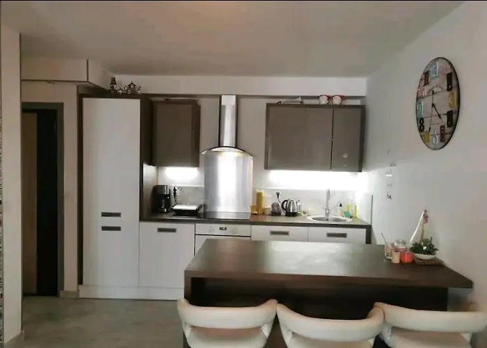 Entier, Antibes-juan Les Pins Apartment